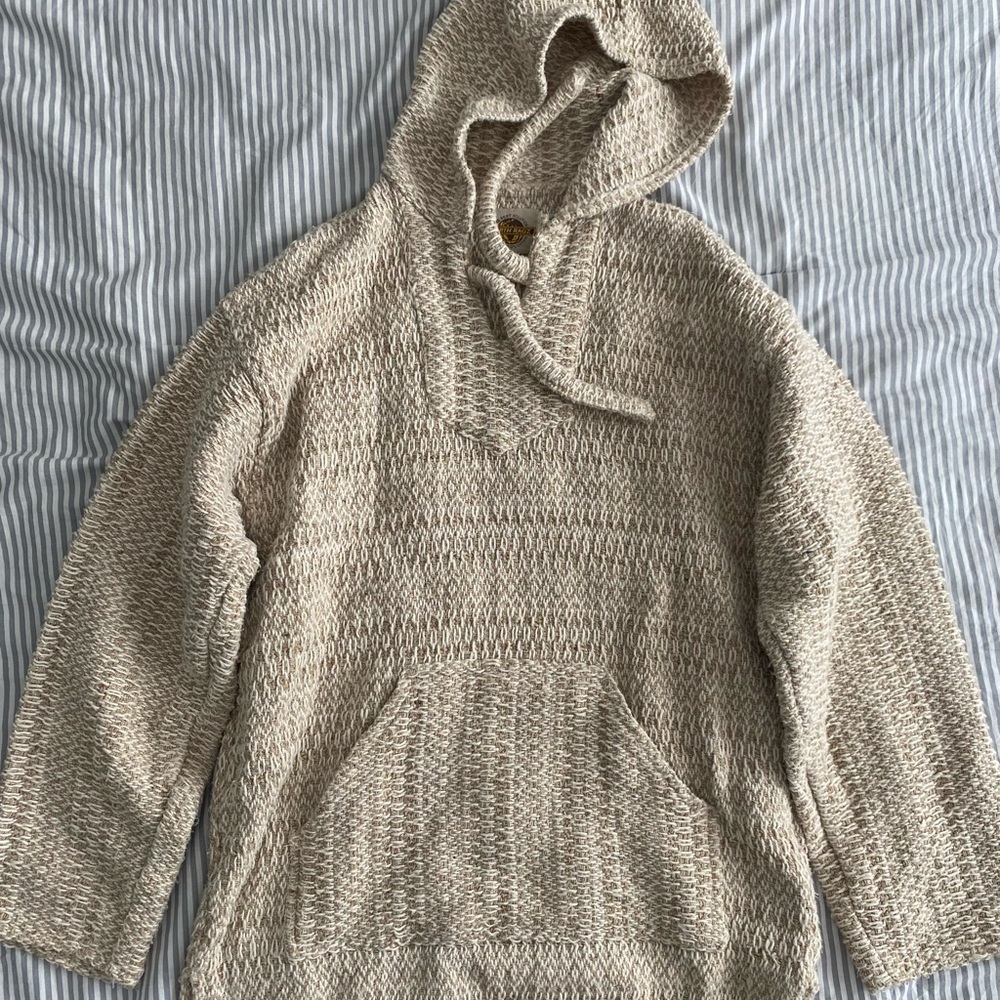 L woven Baja hoodie